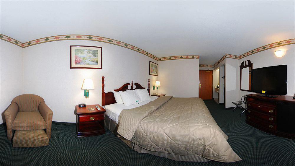 Comfort Inn & Suites Тейлър Екстериор снимка