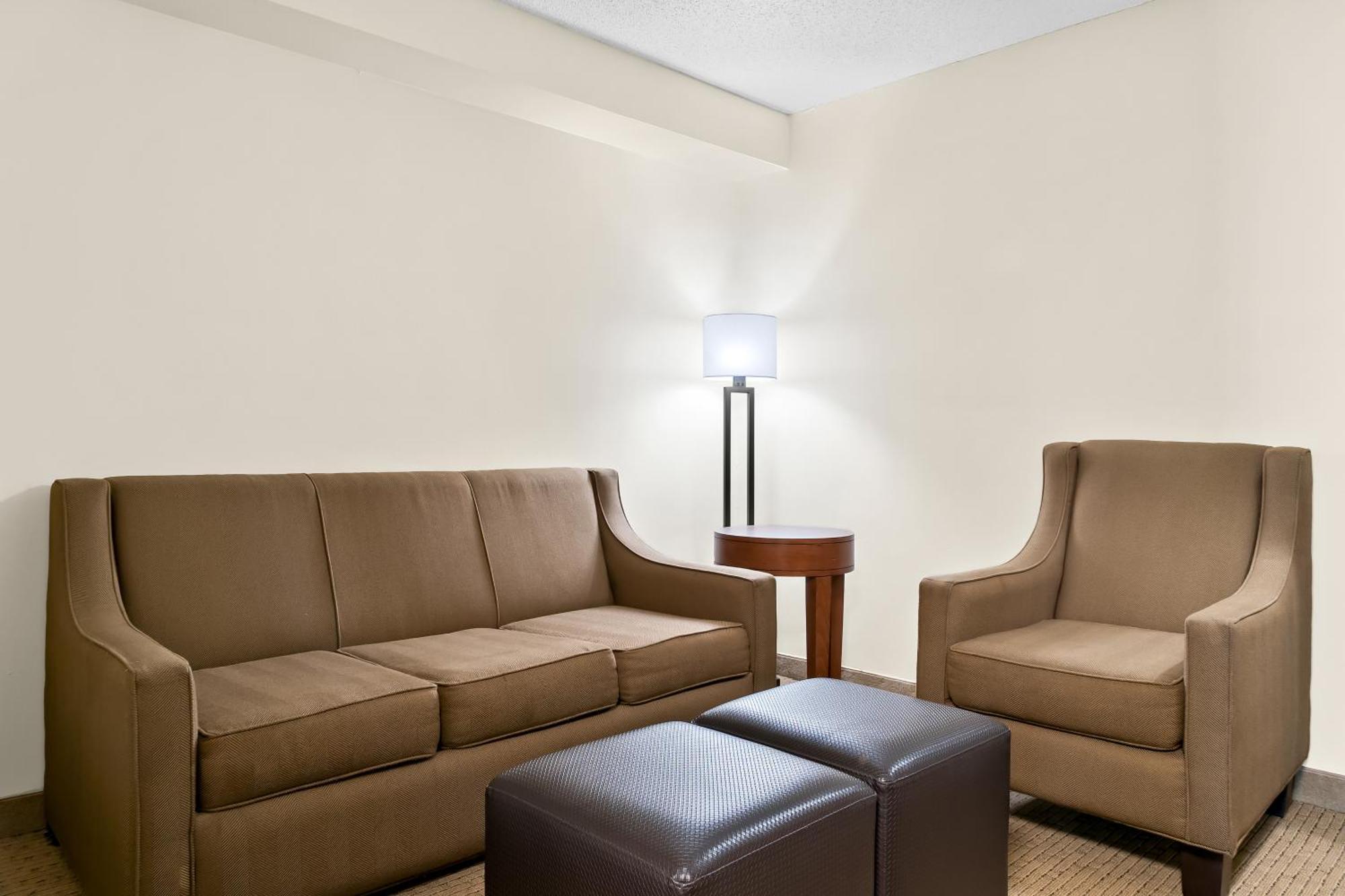 Comfort Inn & Suites Тейлър Екстериор снимка