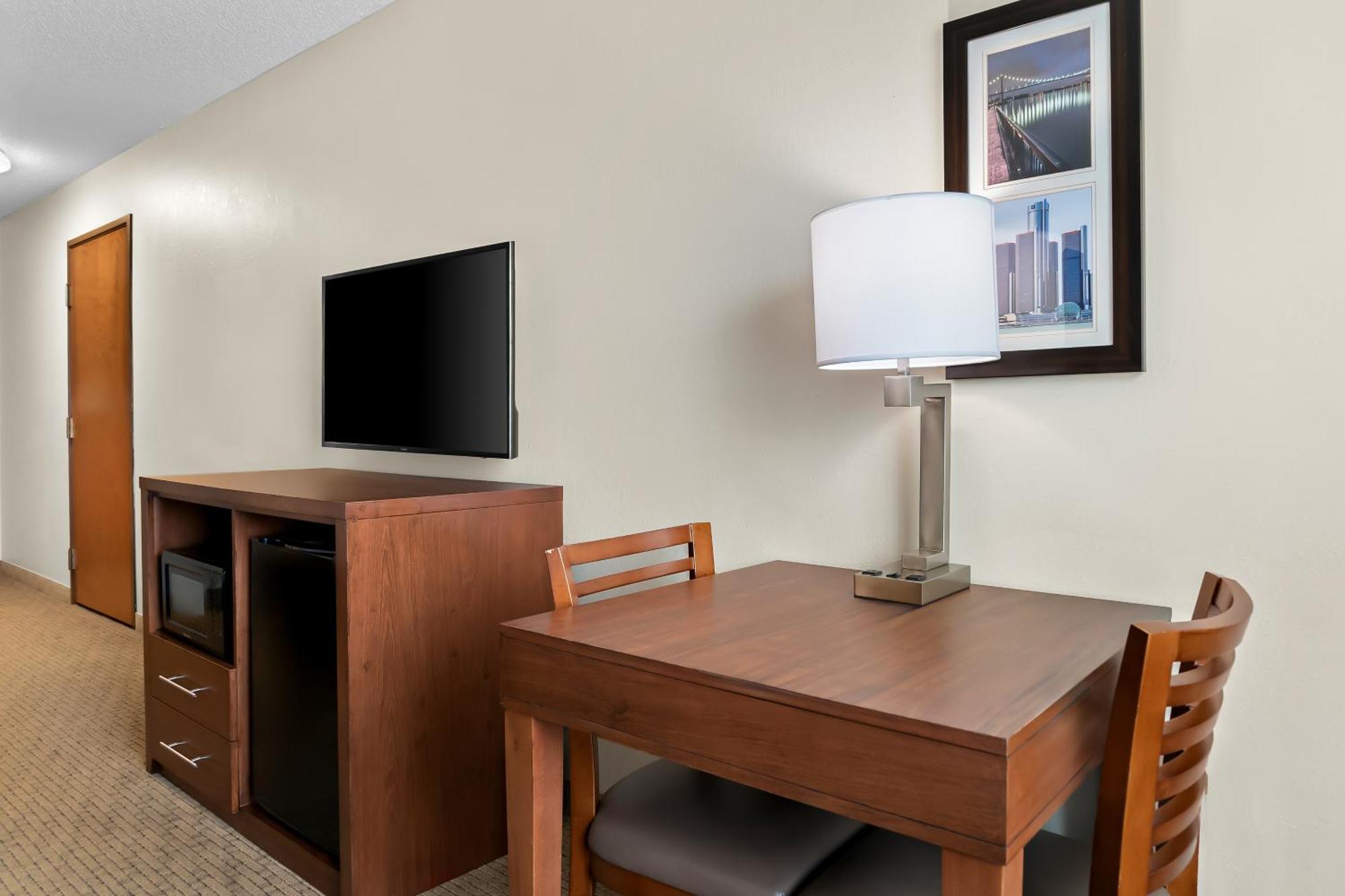 Comfort Inn & Suites Тейлър Екстериор снимка